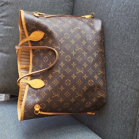 Louis Vuitton Handbags - Louis Vuitton Neverfull MM